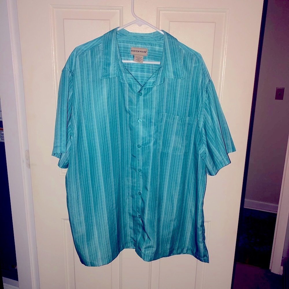 Men’s short sleeve button down shirt